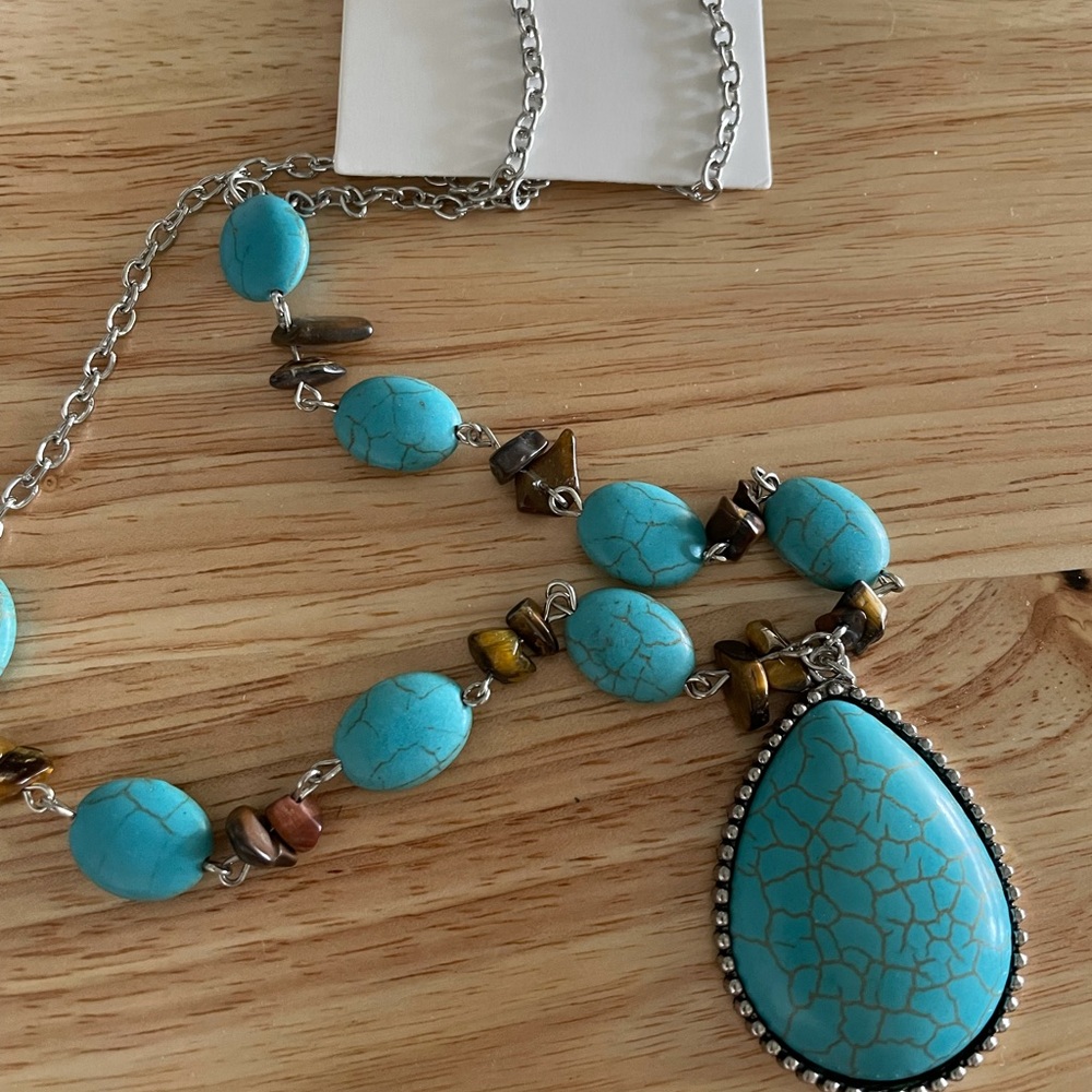 Gorgeous turquoise necklace